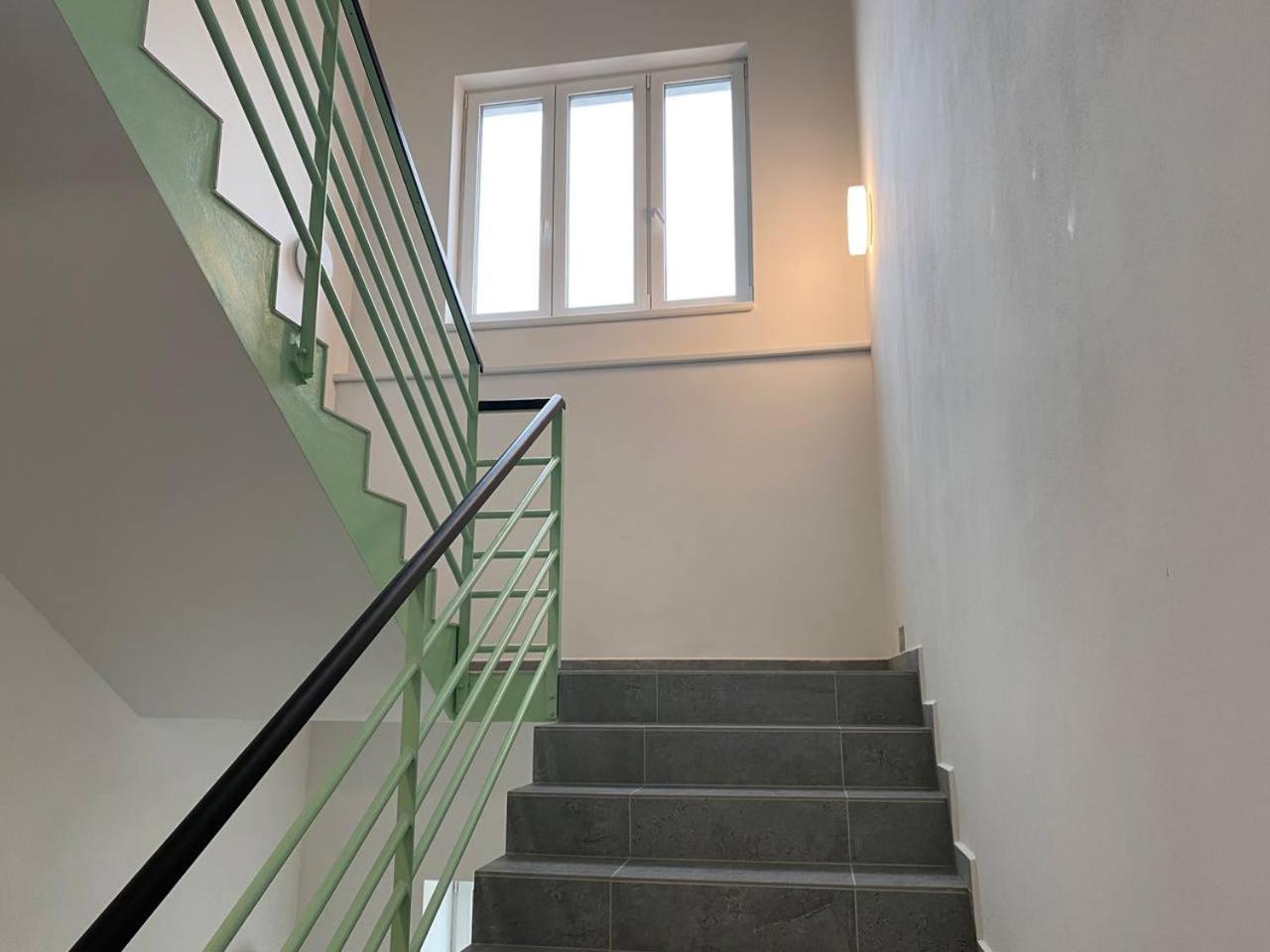 Апартаменты Perla Hradce 101 Градец-Кралове Экстерьер фото