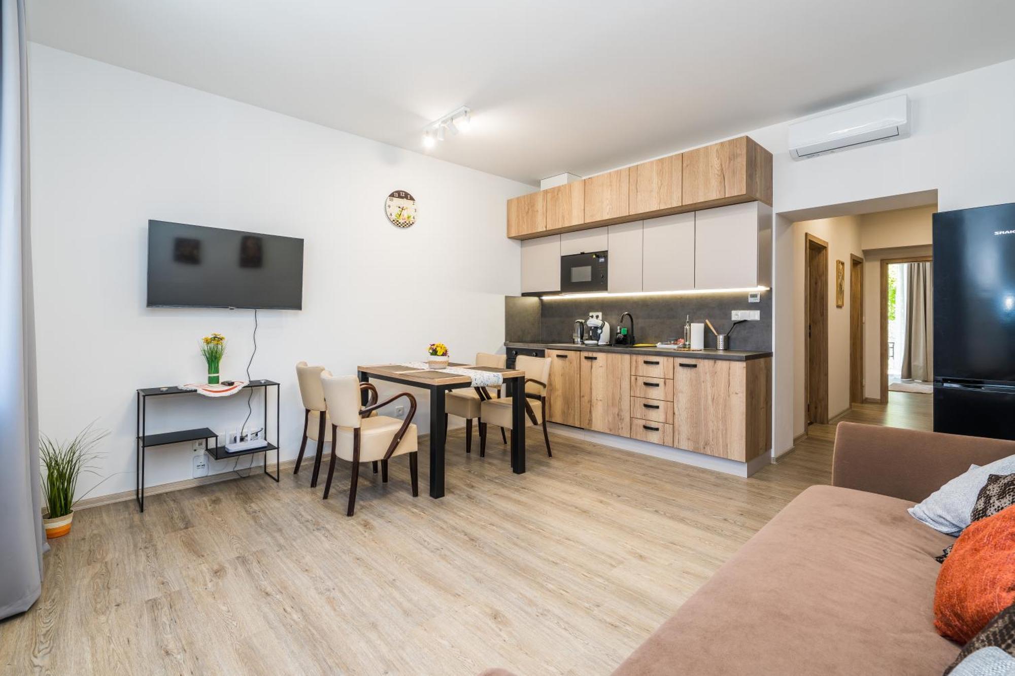 Апартаменты Perla Hradce 101 Градец-Кралове Экстерьер фото