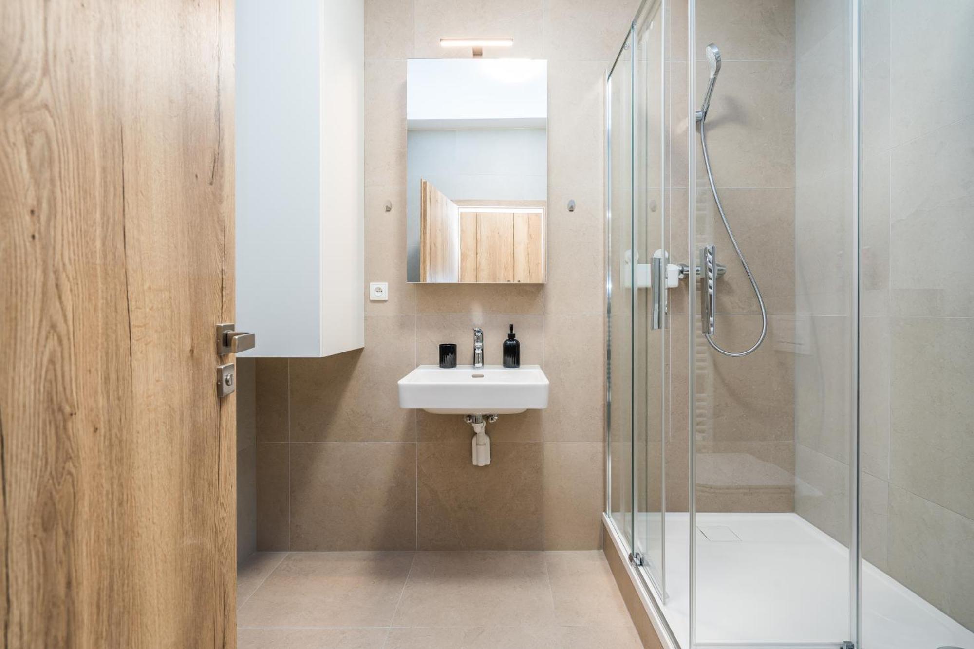 Апартаменты Perla Hradce 101 Градец-Кралове Экстерьер фото