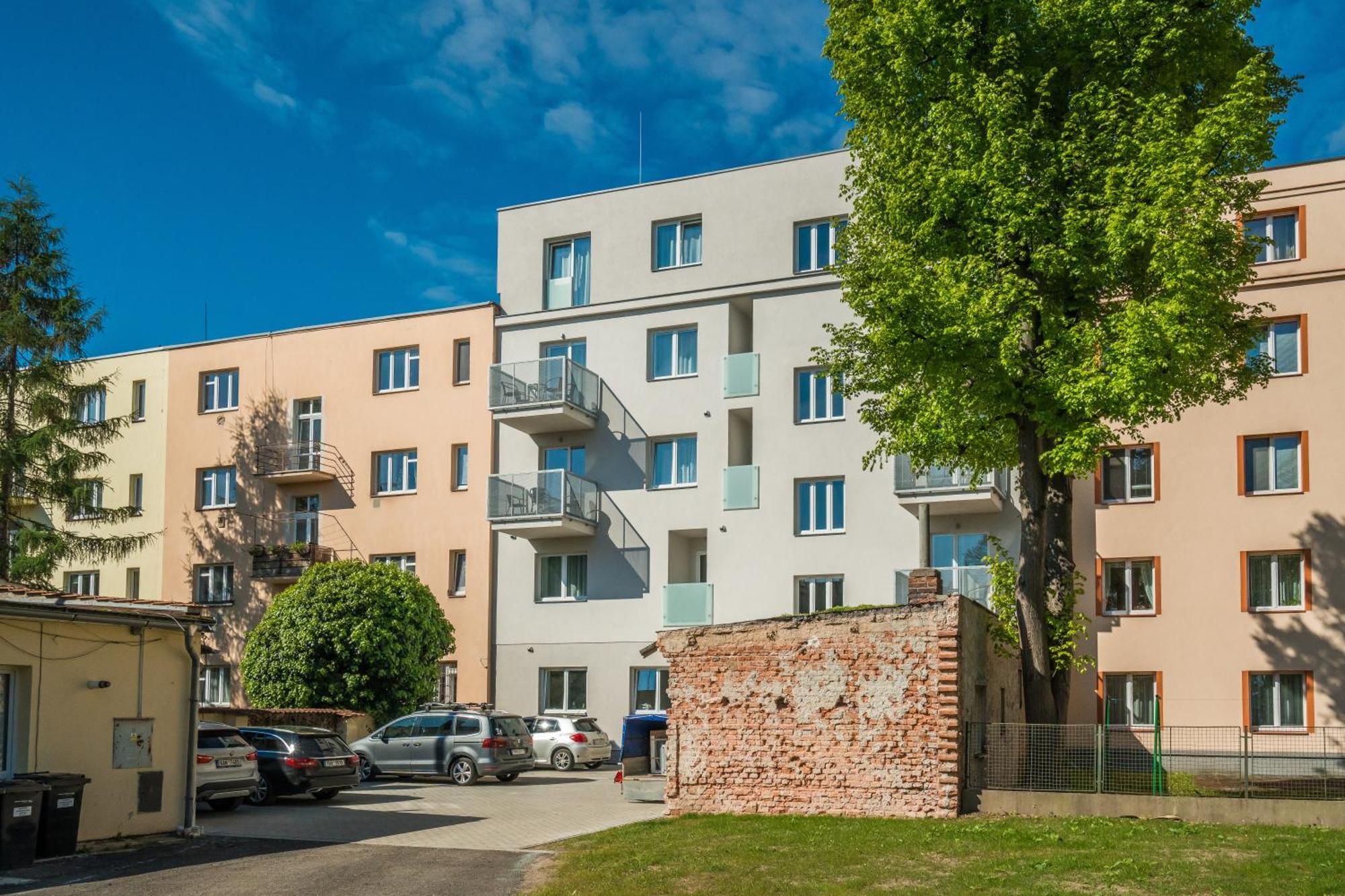 Апартаменты Perla Hradce 101 Градец-Кралове Экстерьер фото